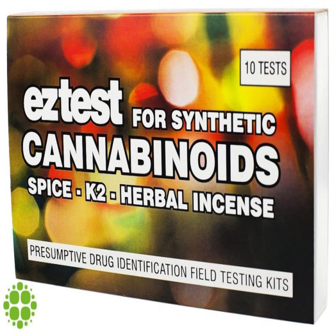 Ez Test Cannabinoids 1 testin pakkaus, jossa näkyy testiainepullo ja värikoodattu tulosohje. Kuva korostaa helppokäyttöisyyttä ja turvallisuutta.