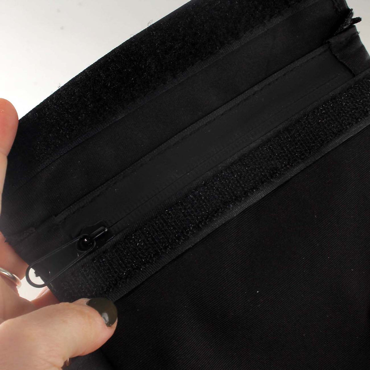 Black Leaf Odor Proof Bag Black small hajuton säilytyspussi
