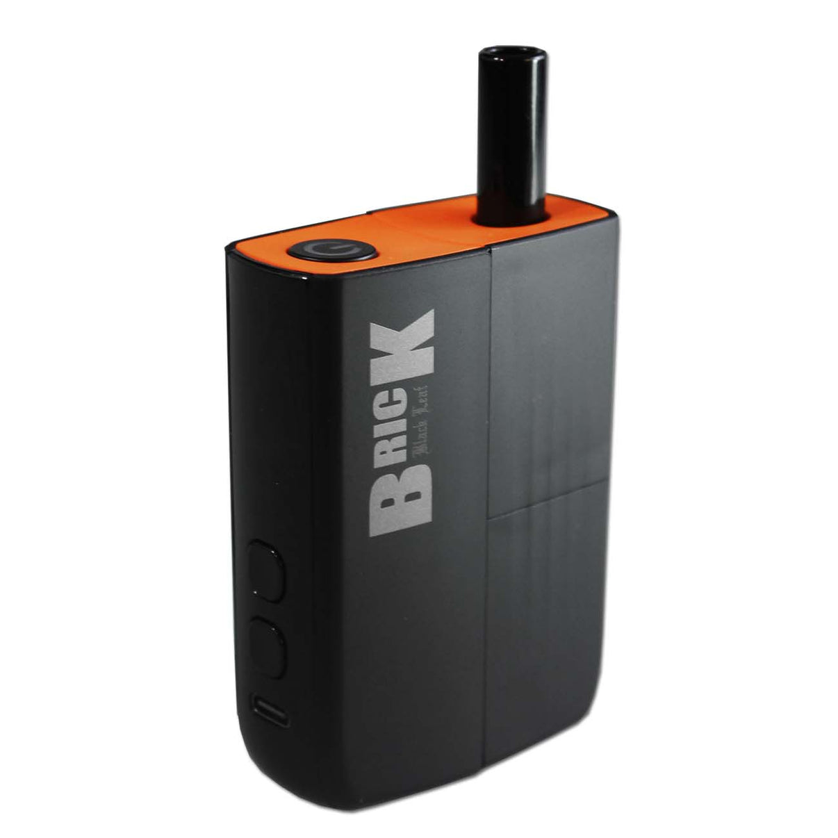 Kuva esittää tyylikästä, mustaa Black Leaf Vaporizer "BRICK" -laitetta, joka on litteä ja suorakulmainen, sopien käteen tai taskuun. Laitteen kyljessä on Black Leaf -logo ja selkeät käyttöpainikkeet. Taustalla on pehmeä, neutraali sävy, joka korostaa laitteen muotoilua.
