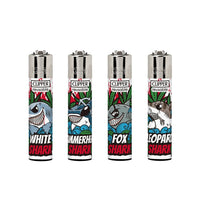 Clipper Shark -sytytin, jossa on tyylikkäitä haita esittäviä kuvia. Sytytin on täytettävä ja siinä on vaihdettava piikivi, esitettynä valkoisella taustalla.