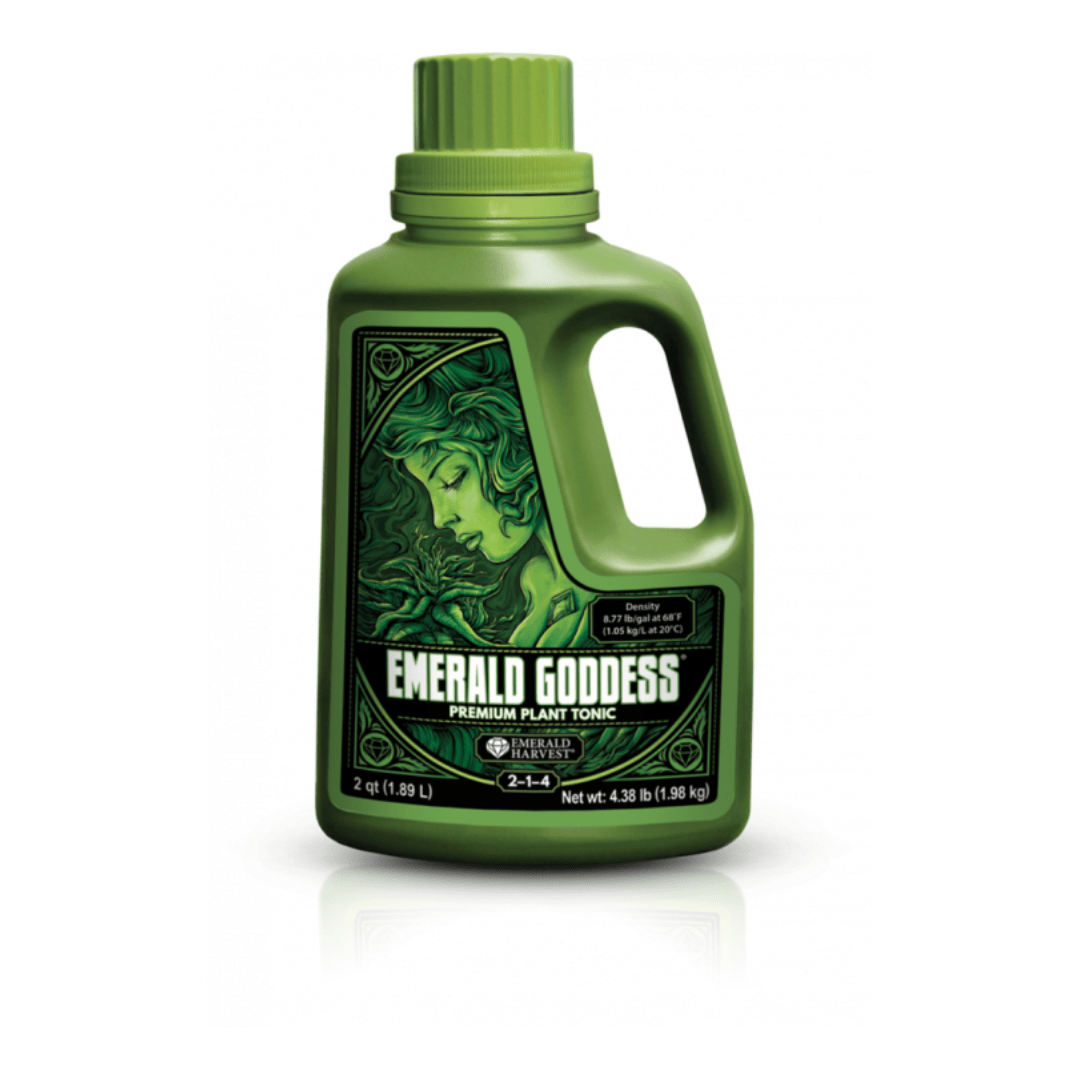 Emerald Harvest Emerald Goddess -kasvun eliksiiri, pullo tyylikkäässä pakkauksessa kasvien ravinnoksi ja elinvoiman tehostamiseksi, vihreä pullo ja logo.