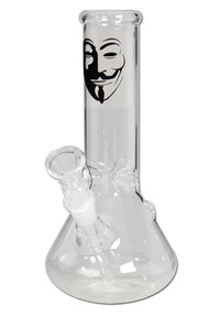 Musta lasinen jääbongi Anonymous Guy Fawkes -maskin kuvalla, 21cm korkea, kirkas printti ja jääpiikit viilennykseen.