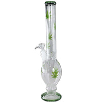 Tyylikäs 41 cm korkea lasinen icebong, jossa on vihreitä hamppu-lehtikuviointeja rungossa ja kirkas jääominaisuudellinen kaula.