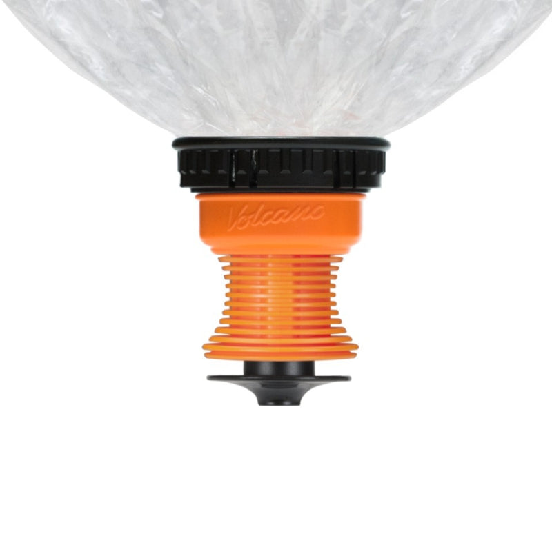 Kuva Storz & Bickel Easy Valve Balloon With Adapter -ilmapussista venttiileineen ja adaptereineen, valmiina kiinnitettäväksi Volcano-höyrystimeen.