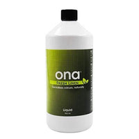 ONA Liquid Fresh Linen 922ml -pullo valkoisella ja sinisellä etiketillä, jossa lukee tuotteen nimi ja tuoksu. Pullo on valkoisella taustalla.