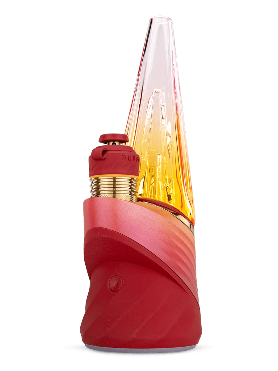 Lähikuva Puffco Peak Pro 3DXL Daybreak -kammiosta, jossa näkyvät sen elegantti Daybreak-väritys ja avoin keraaminen kulho.