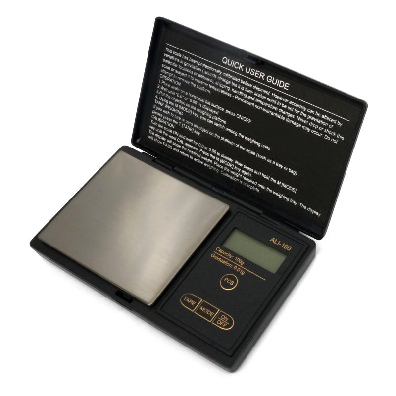 Kuva PURE SCALE ALI – SERIES II -digitaalisesta tarkkuusvaa'asta, joka näyttää selkeän LCD-näytön ja ruostumattomasta teräksestä valmistetun punnitusalustan.
