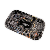 Kuva PURIZE® Rolling Tray "Dark Sketch" -rullausalustasta, jossa näkyy tumma, sarjakuvamainen luonnosdesign tyylikkäässä metalliastiassa.