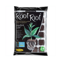Kuva Root Riot 24kpl idätyskuutioista kosteassa kasvatusalustassa, valmiina siementen ja pistoksen istutukseen.